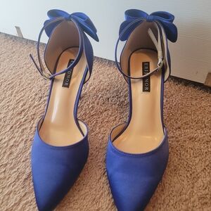 Elegant Blue Bow Heels